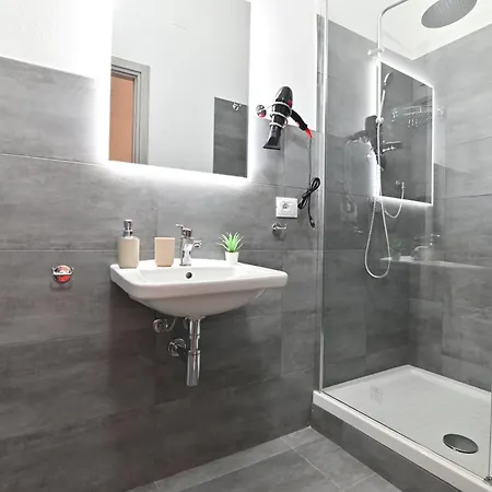 Izzhome Heart Guest house *